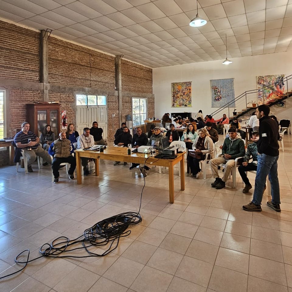 Impulsan la agroecología con capacitación en bioinsumos para huertas locales